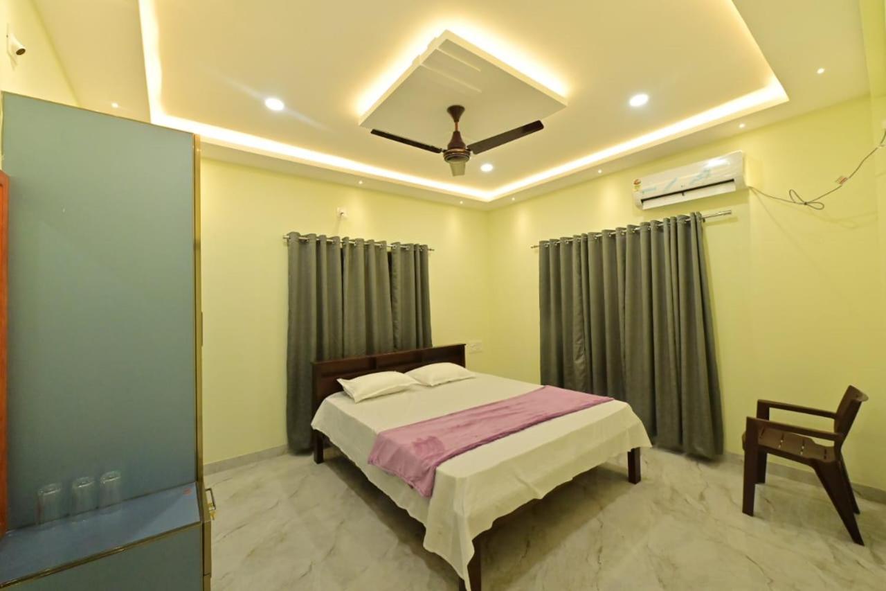 Gokula Homestay Subrahmanya Bagian luar foto