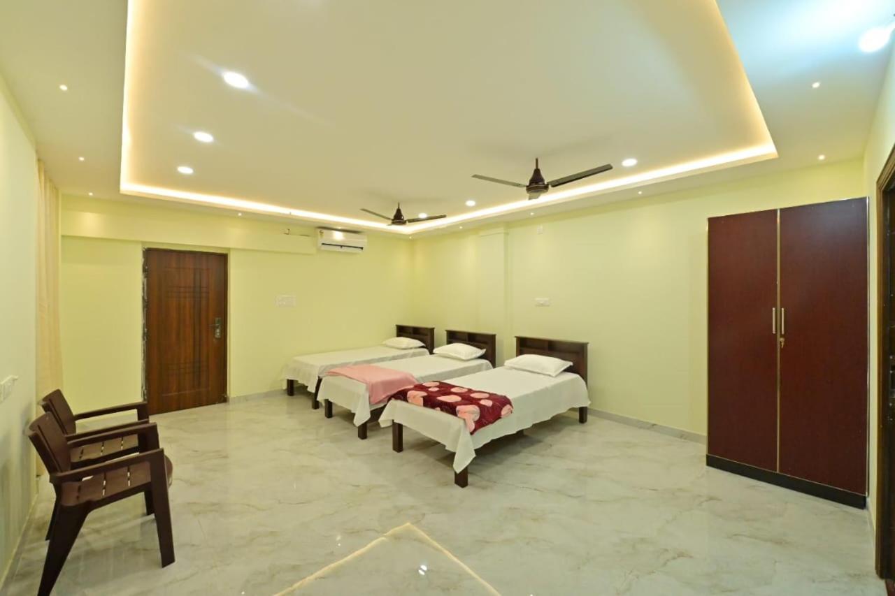 Gokula Homestay Subrahmanya Bagian luar foto