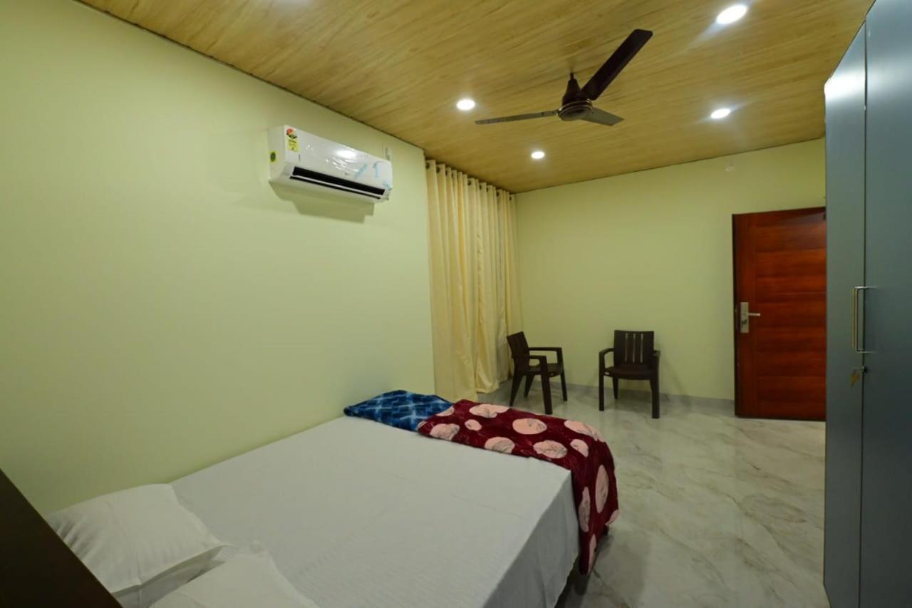Gokula Homestay Subrahmanya Bagian luar foto
